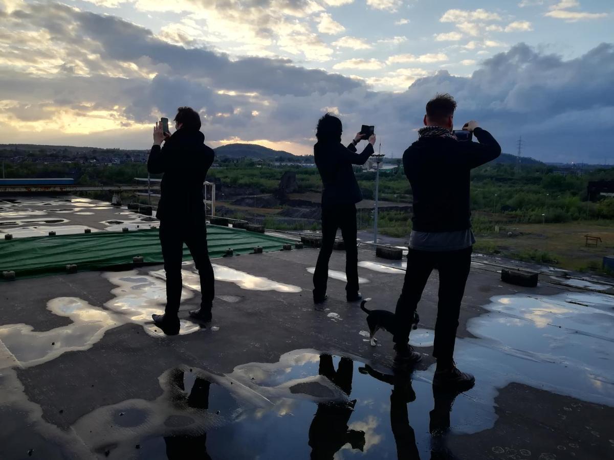 Ghostel 1St - Aventure Alternative - Guest House - Arts-Factory-Experience - For Artists, Makers And Open Minds - Attention, We Are Not A Hotel And Are Not Adapted For Everybody - Read Host Warnings Before Reservation - Www,Providence,Be Asbl Charleroi Bagian luar foto